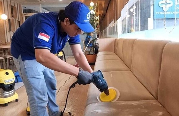 cuci sofa summarecon